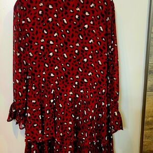 Very cute Mud Pie dress.  Looks great with leggings! Worn once. Size medium.